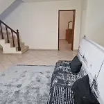 Nyaraló In *